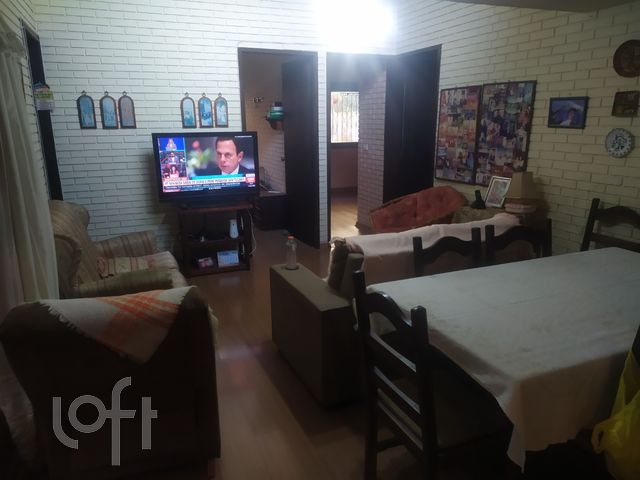 Casa com 200m², 3 dormitórios, 4 vagas, Menino Deus em Porto Alegre