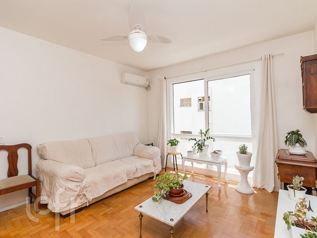 Apartamento com 72m², 3 dormitórios, Auxiliadora em Porto Alegre