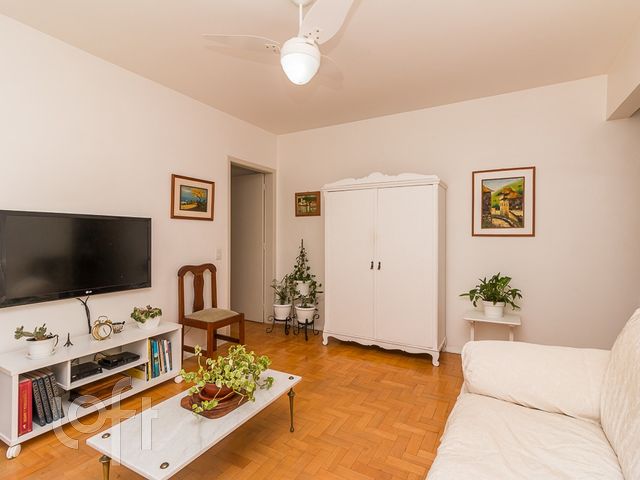 Apartamento com 72m², 3 dormitórios, Auxiliadora em Porto Alegre
