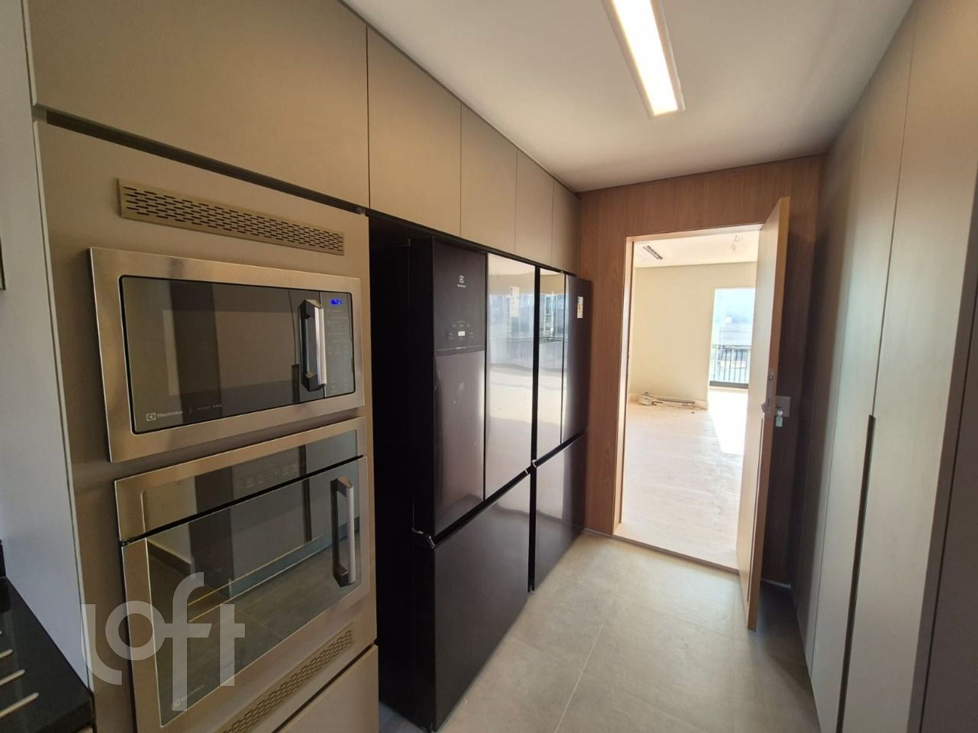 Apartamento à venda com 3 quartos, 226m² - Foto 13