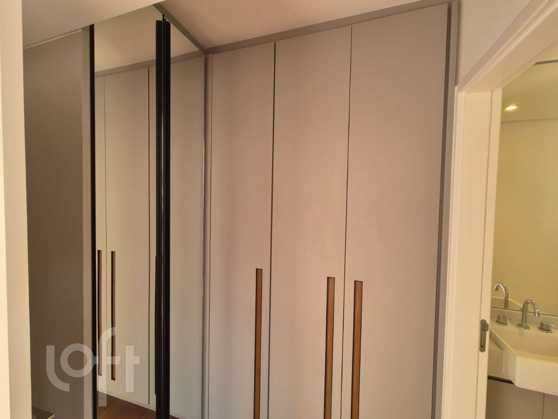 Apartamento à venda com 3 quartos, 226m² - Foto 30