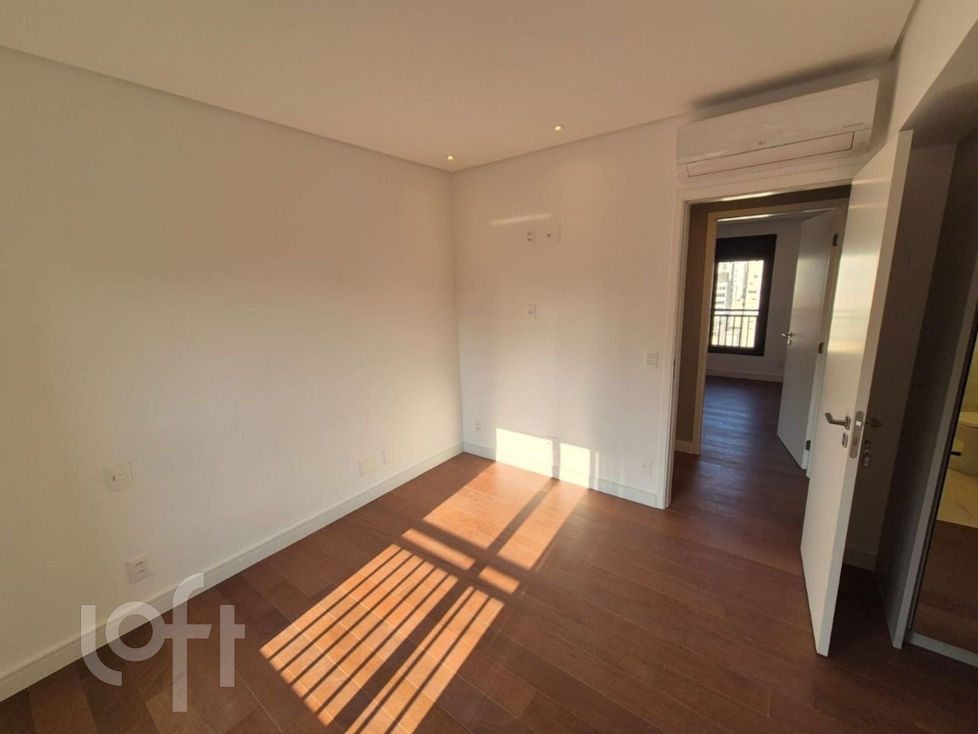 Apartamento à venda com 3 quartos, 226m² - Foto 35