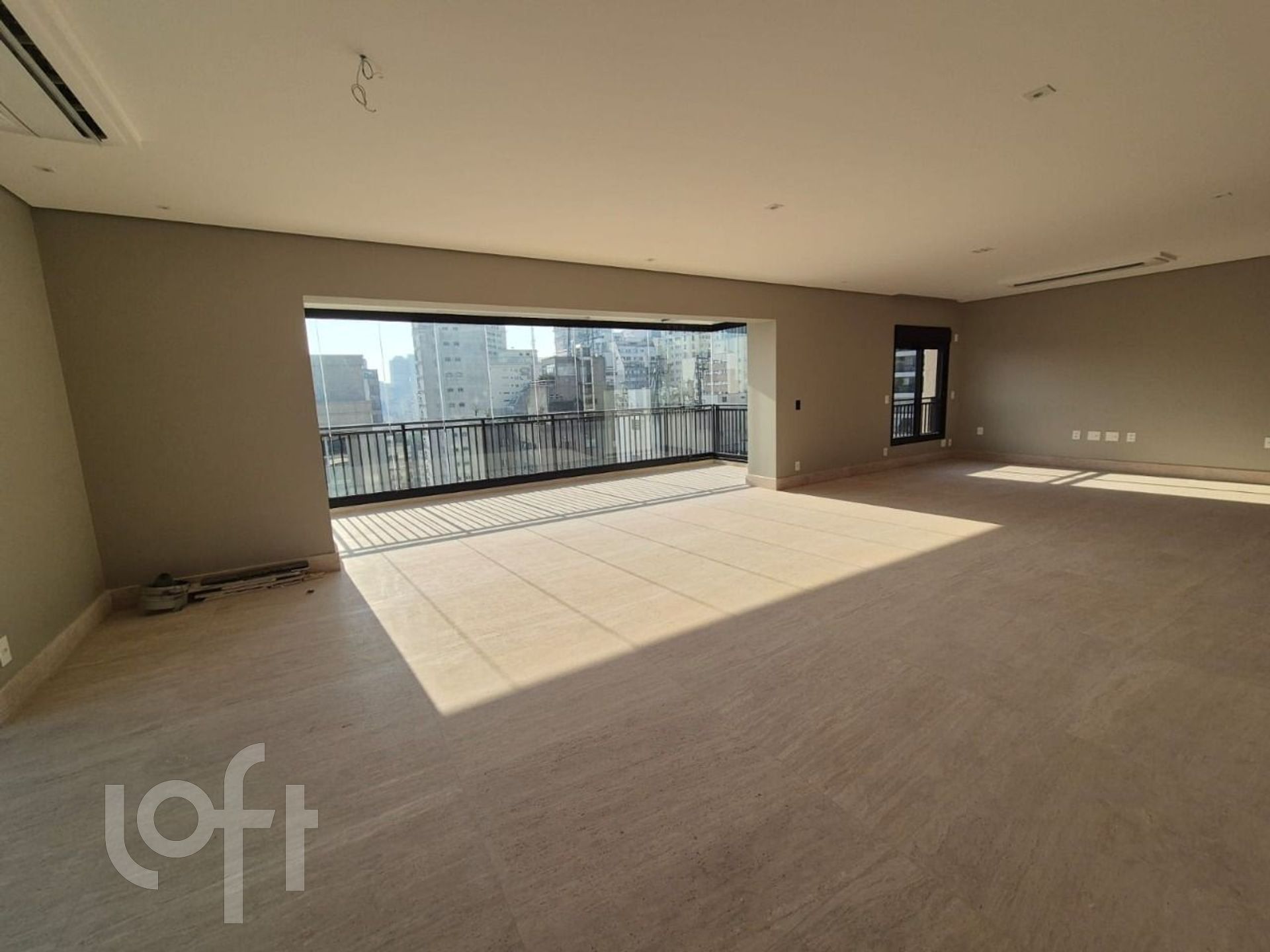 Apartamento à venda com 3 quartos, 226m² - Foto 4