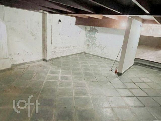 Casa com 260m², 3 dormitórios, 2 vagas, Menino Deus em Porto Alegre