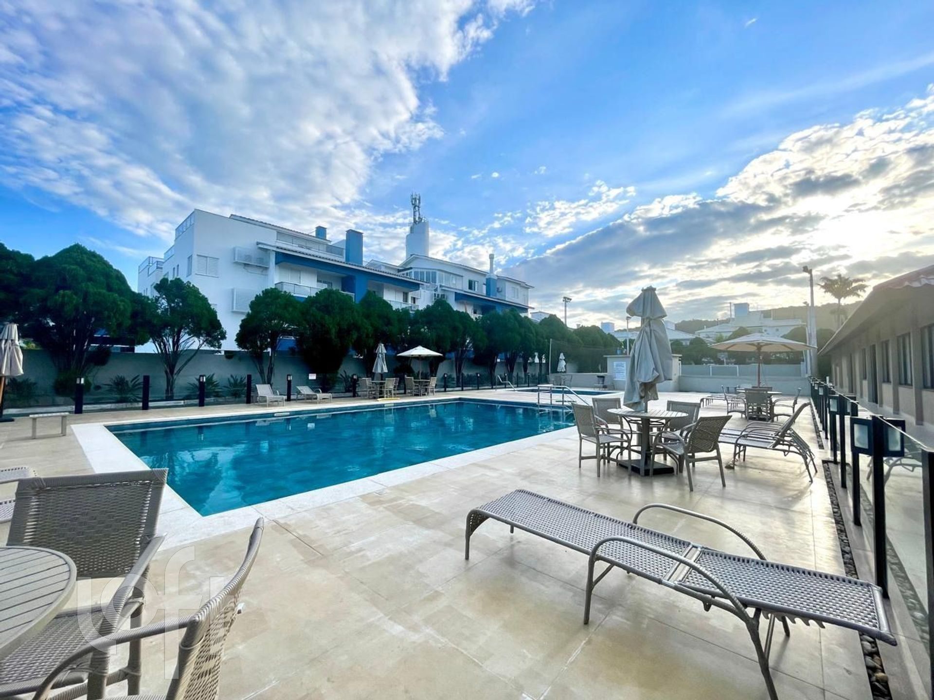 Apartamento à venda em Ingleses com 118 m², 3 quartos, 1 suíte, 2 vagas
