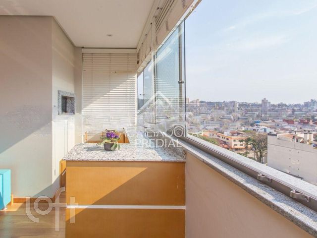 Apartamento com 95m², 3 dormitórios, 1 suíte, 2 vagas, Jardim Botânico em Porto Alegre