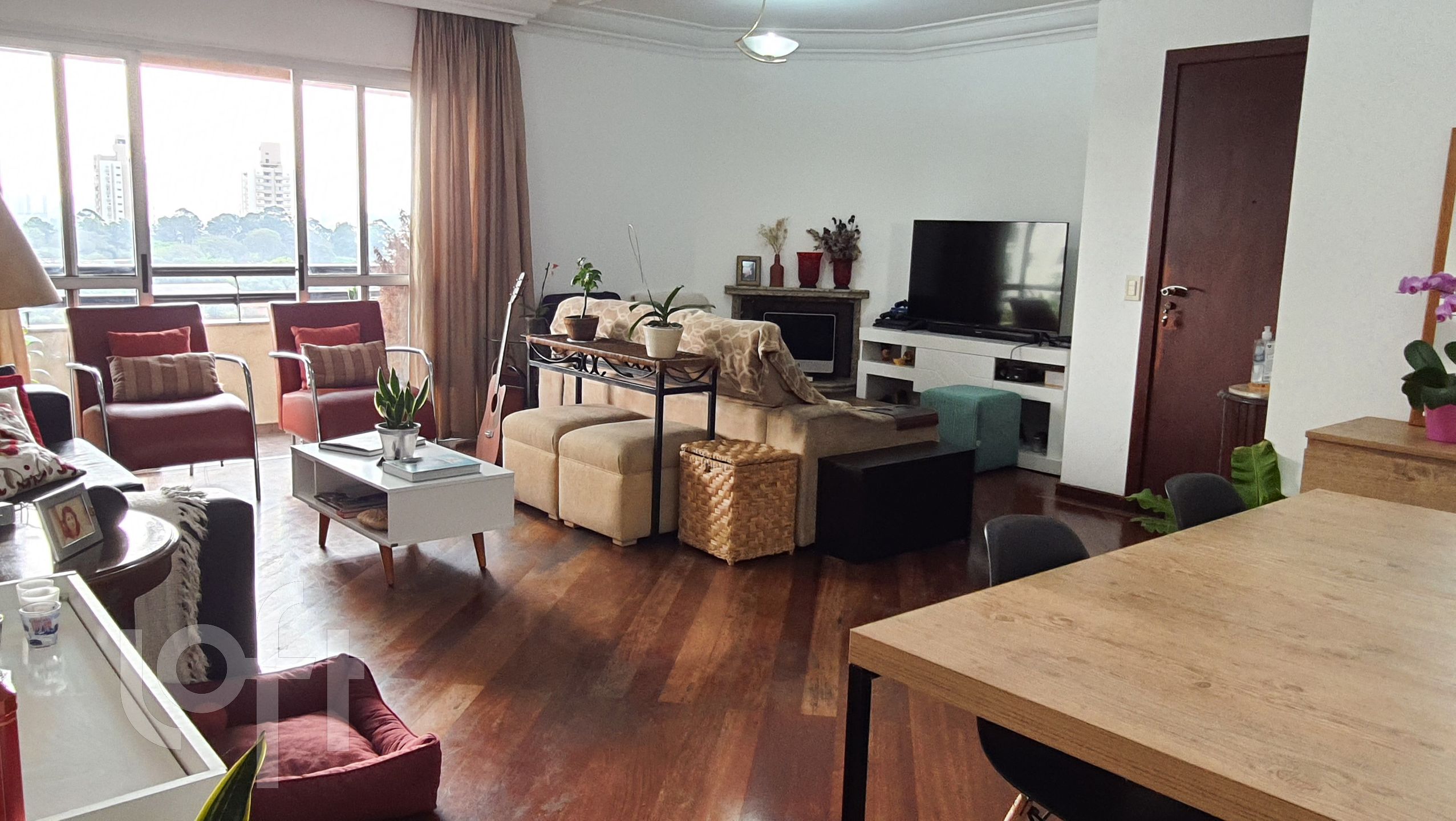 Apartamento à venda com 4 quartos, 156m² - Foto 2