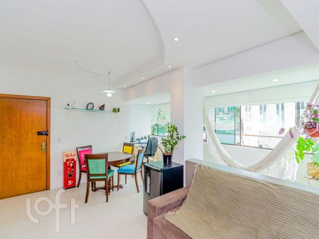 Apartamento com 78m², 2 dormitórios, 1 suíte, 1 vaga, Santa Cecília em Porto Alegre