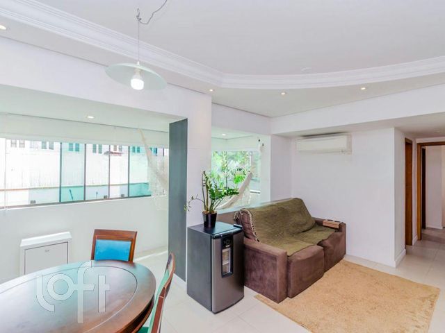 Apartamento com 78m², 2 dormitórios, 1 suíte, 1 vaga, Santa Cecília em Porto Alegre