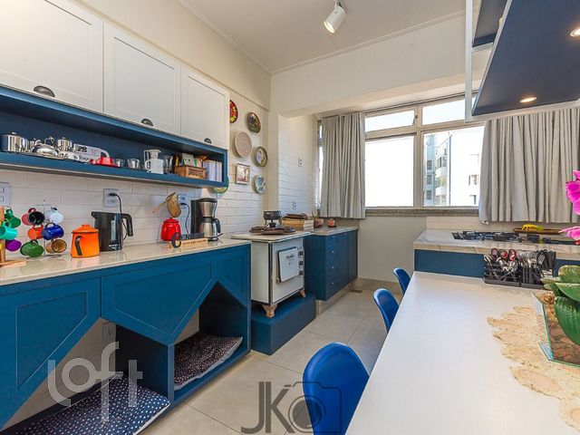 Apartamento com 206m², 4 dormitórios, 1 suíte, 1 vaga, Independência em Porto Alegre