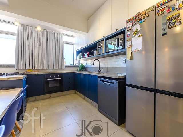 Apartamento com 206m², 4 dormitórios, 1 suíte, 1 vaga, Independência em Porto Alegre