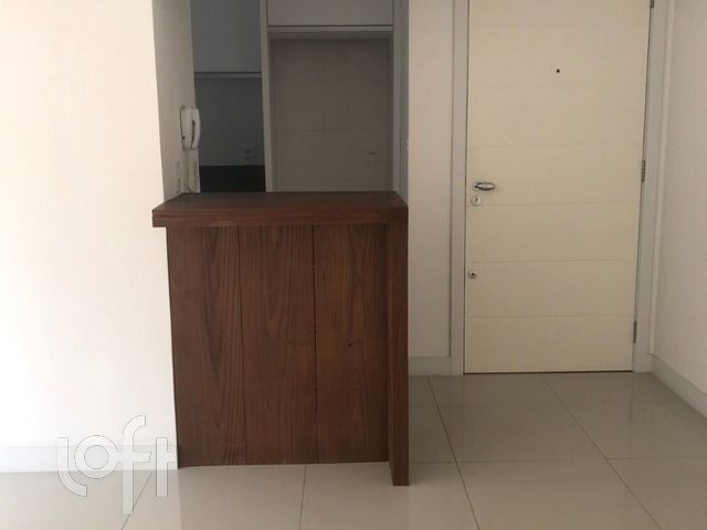 Apartamento com 64m², 2 dormitórios, 1 suíte, 2 vagas, Higienópolis em Porto Alegre