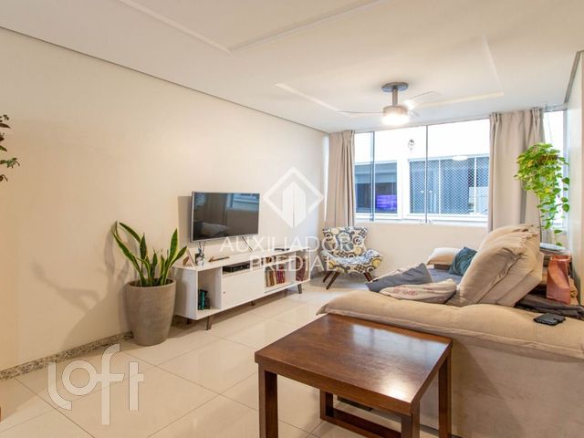 Casa com 159m², 3 dormitórios, 1 suíte, 2 vagas, Vila Ipiranga em Porto Alegre