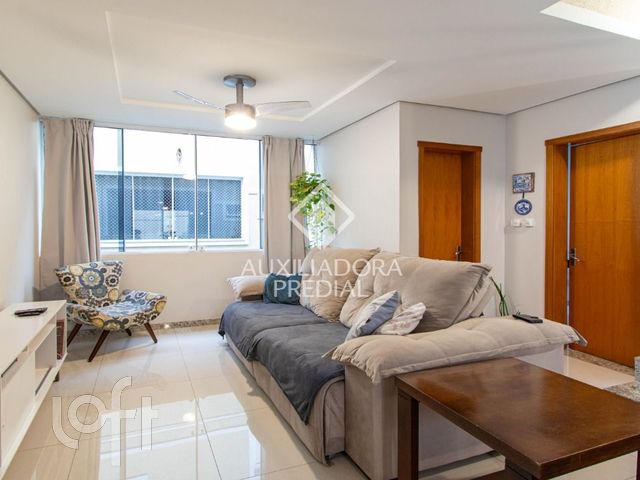 Casa com 159m², 3 dormitórios, 1 suíte, 2 vagas, Vila Ipiranga em Porto Alegre
