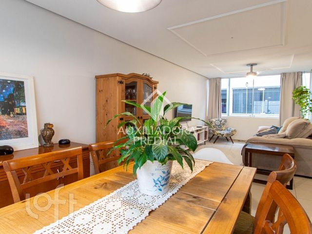 Casa com 159m², 3 dormitórios, 1 suíte, 2 vagas, Vila Ipiranga em Porto Alegre