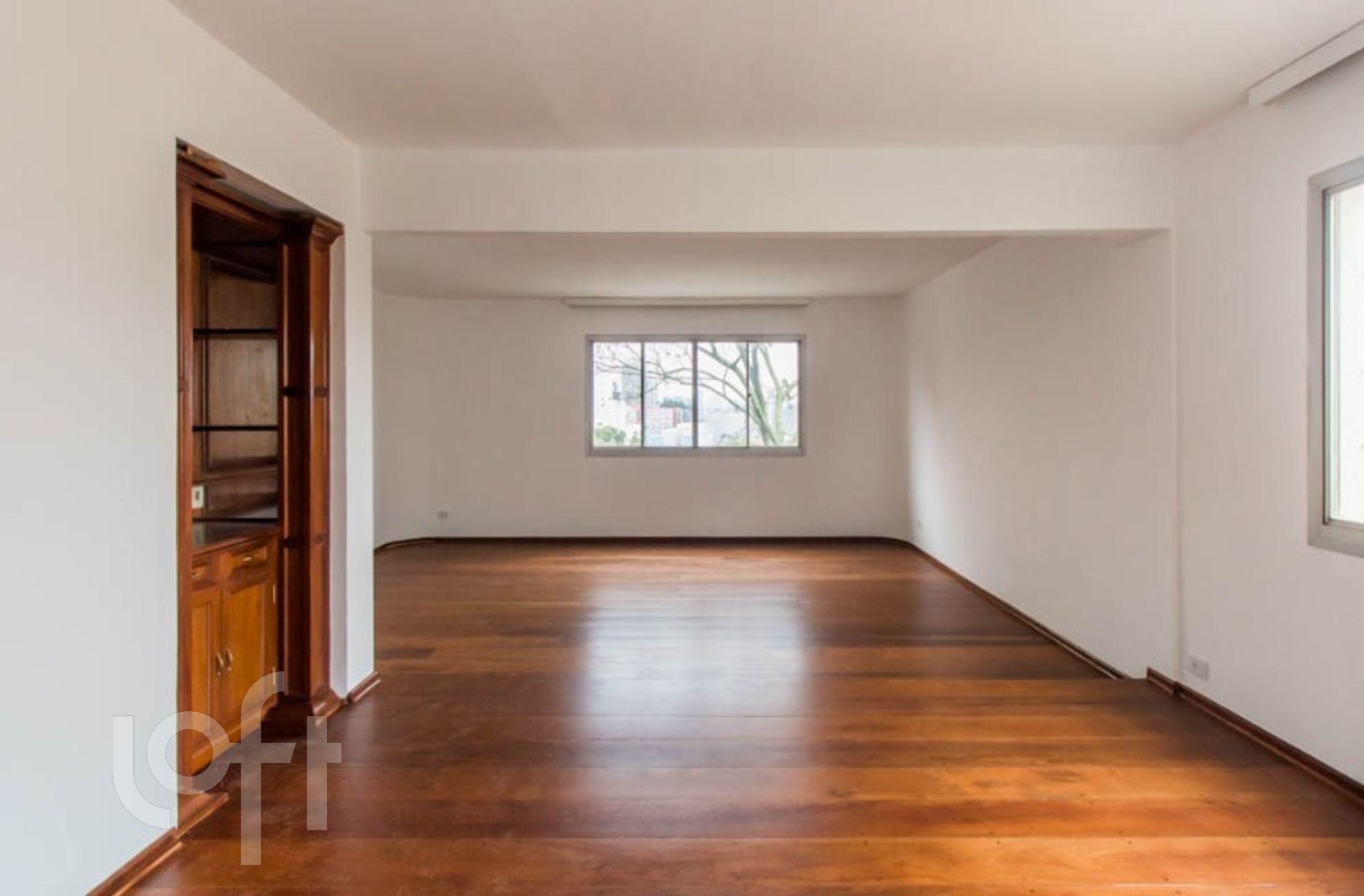 Apartamento à venda com 3 quartos, 180m² - Foto 2