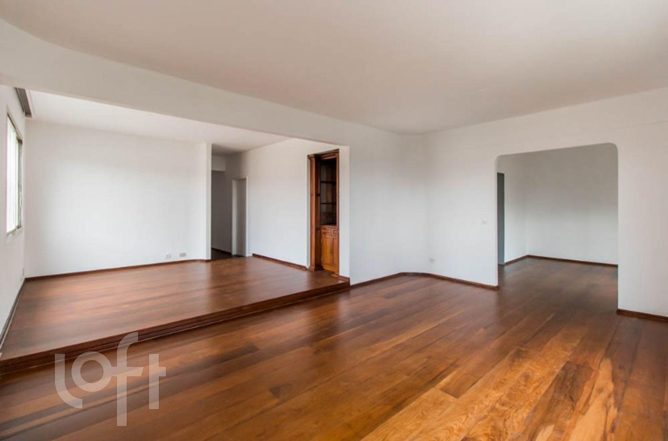 Apartamento à venda com 3 quartos, 180m² - Foto 3