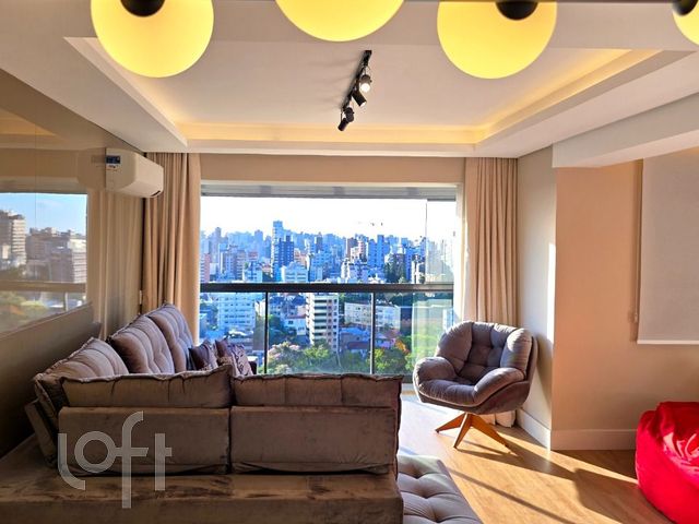 Apartamento com 99m², 3 dormitórios, 1 suíte, 2 vagas, Petrópolis em Porto Alegre