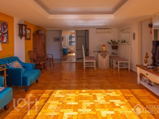 Apartamento com 100m², 3 dormitórios, Rio Branco em Porto Alegre