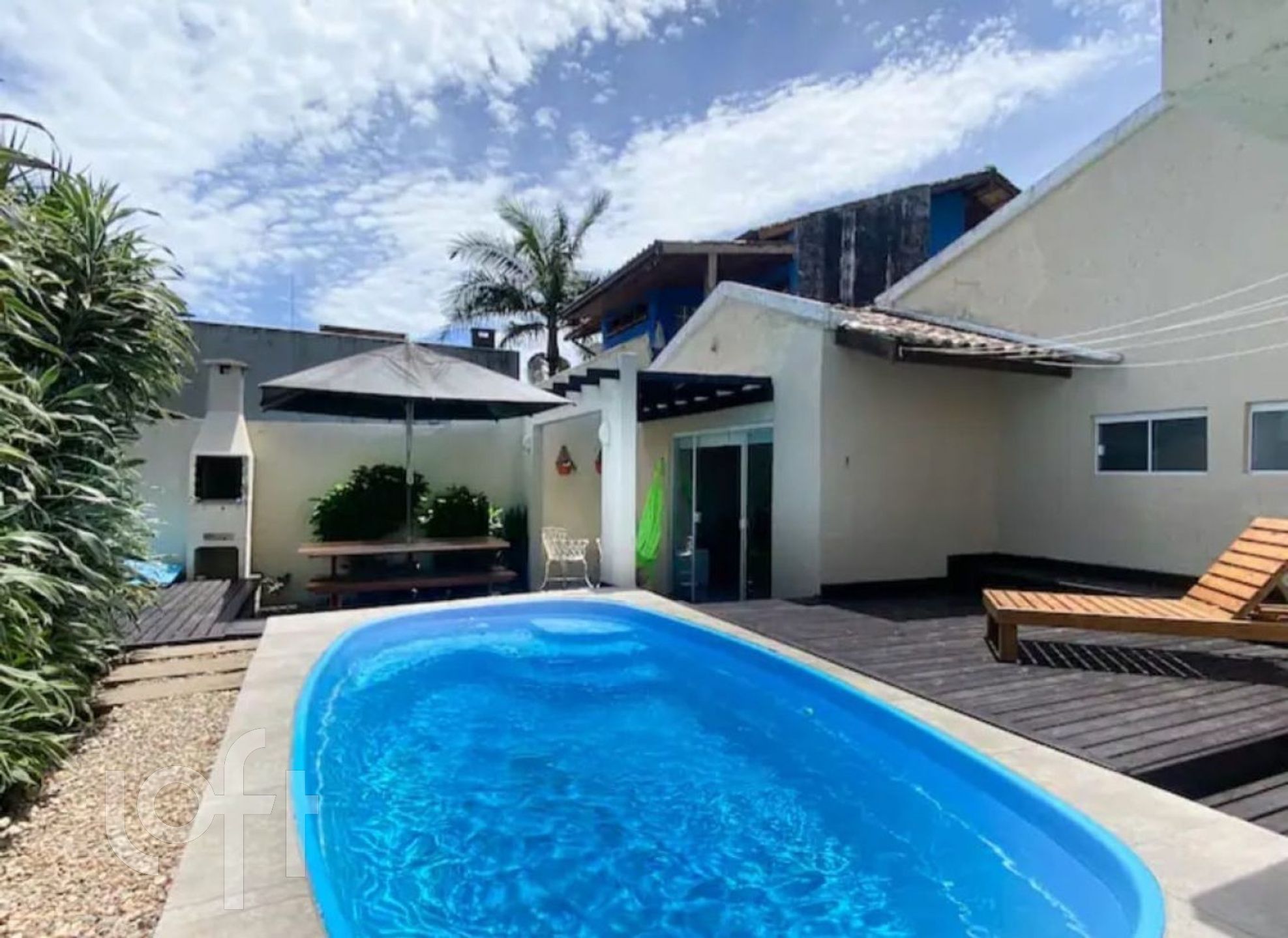 Casa Residencial com 150m², 3 quartos, 1 suíte, no bairro Jurere Leste em Florianópolis