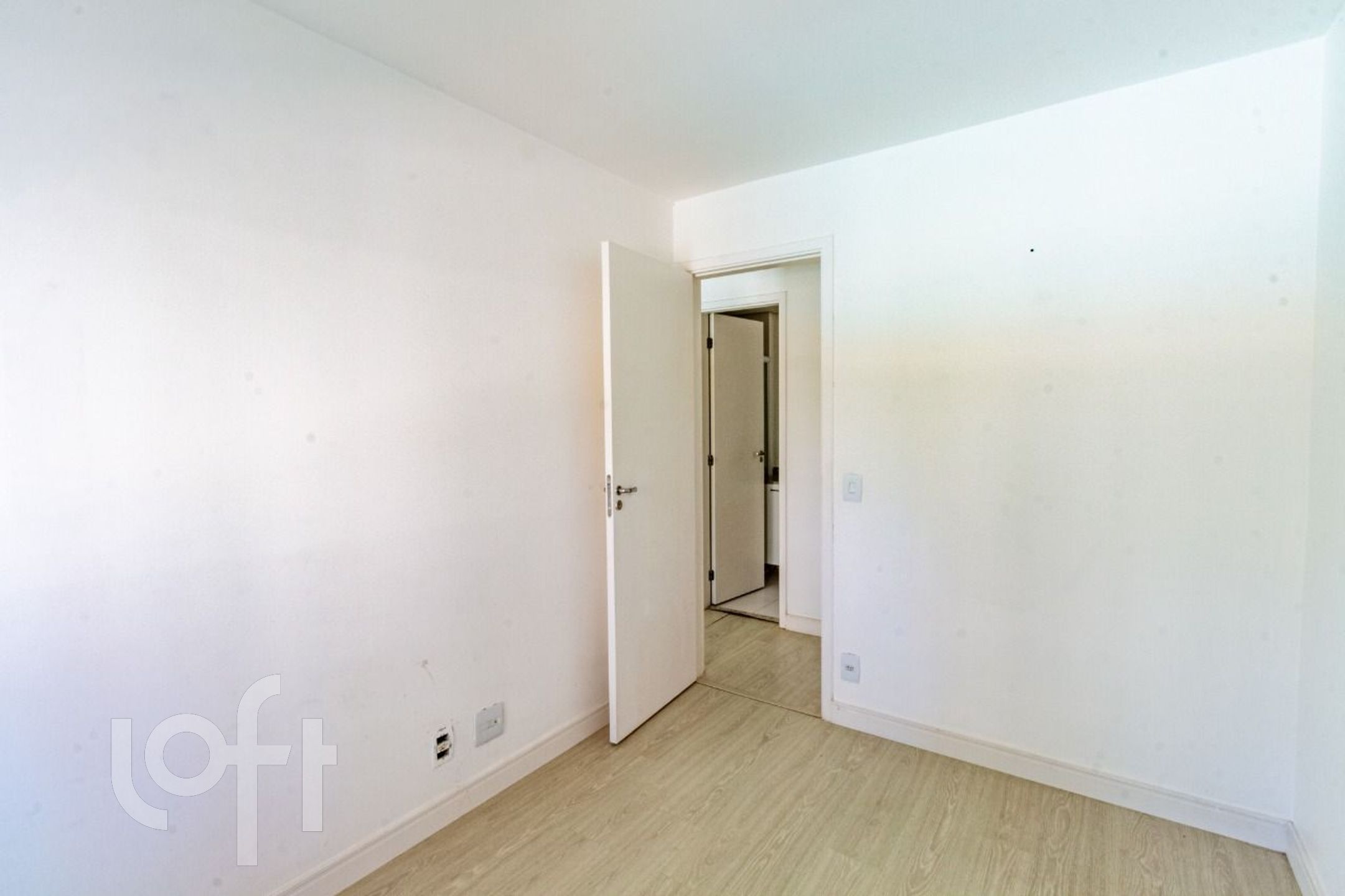 Apartamento à venda com 1 quarto, 64m² - Foto 11