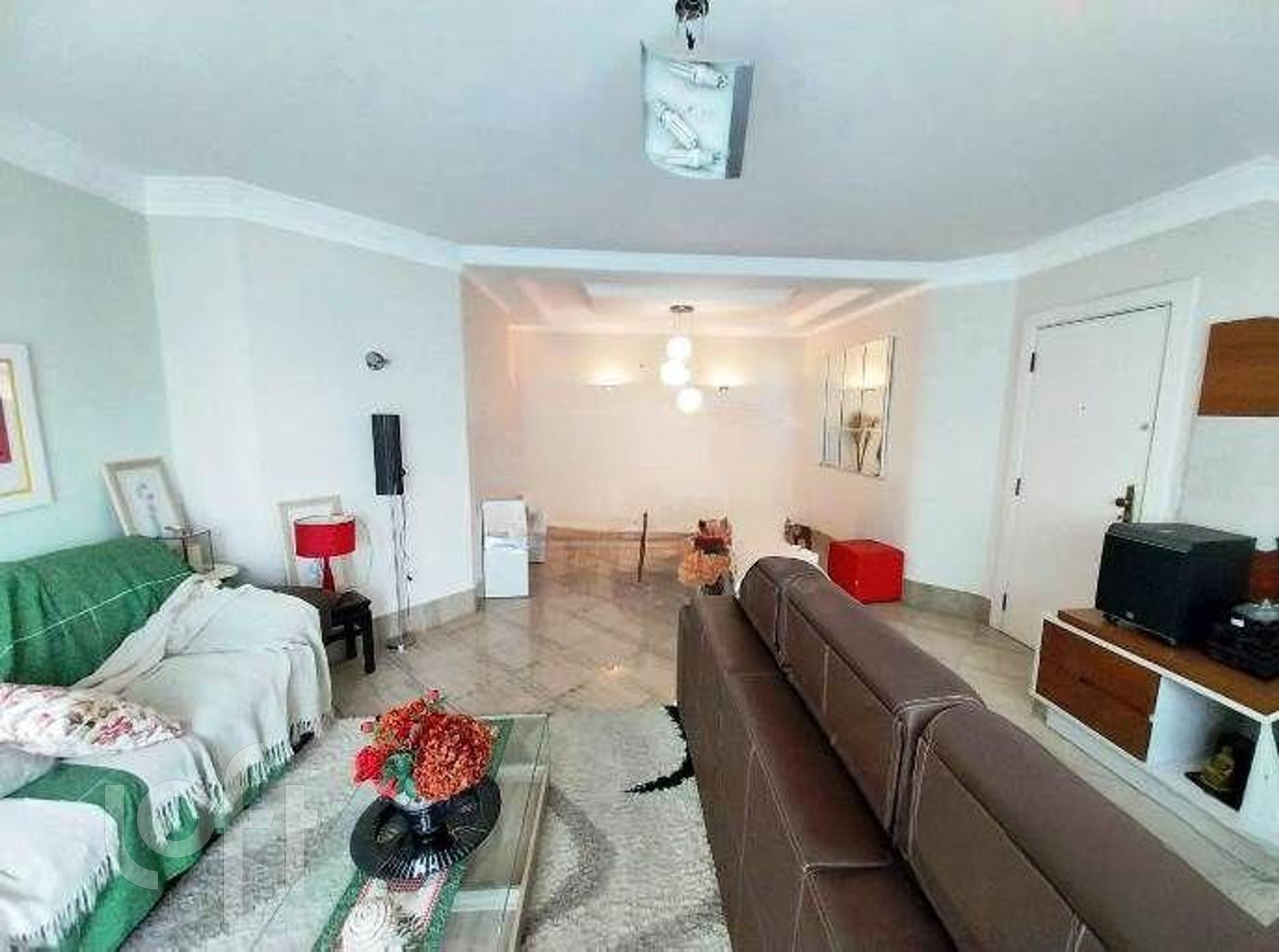 Apartamento à venda com 3 quartos, 142m² - Foto 2