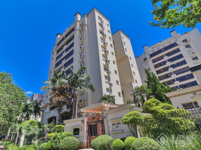 Apartamento com 117m², 3 dormitórios, 1 suíte, 2 vagas, Higienópolis em Porto Alegre