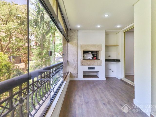 Apartamento com 117m², 3 dormitórios, 1 suíte, 2 vagas, Higienópolis em Porto Alegre