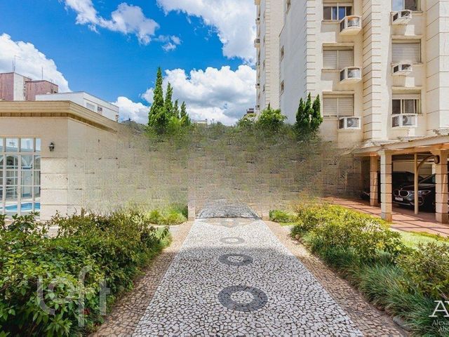 Apartamento com 117m², 3 dormitórios, 1 suíte, 2 vagas, Higienópolis em Porto Alegre