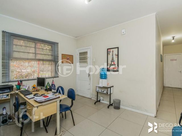 Apartamento com 120m², 3 dormitórios, 1 vaga, Rio Branco em Porto Alegre