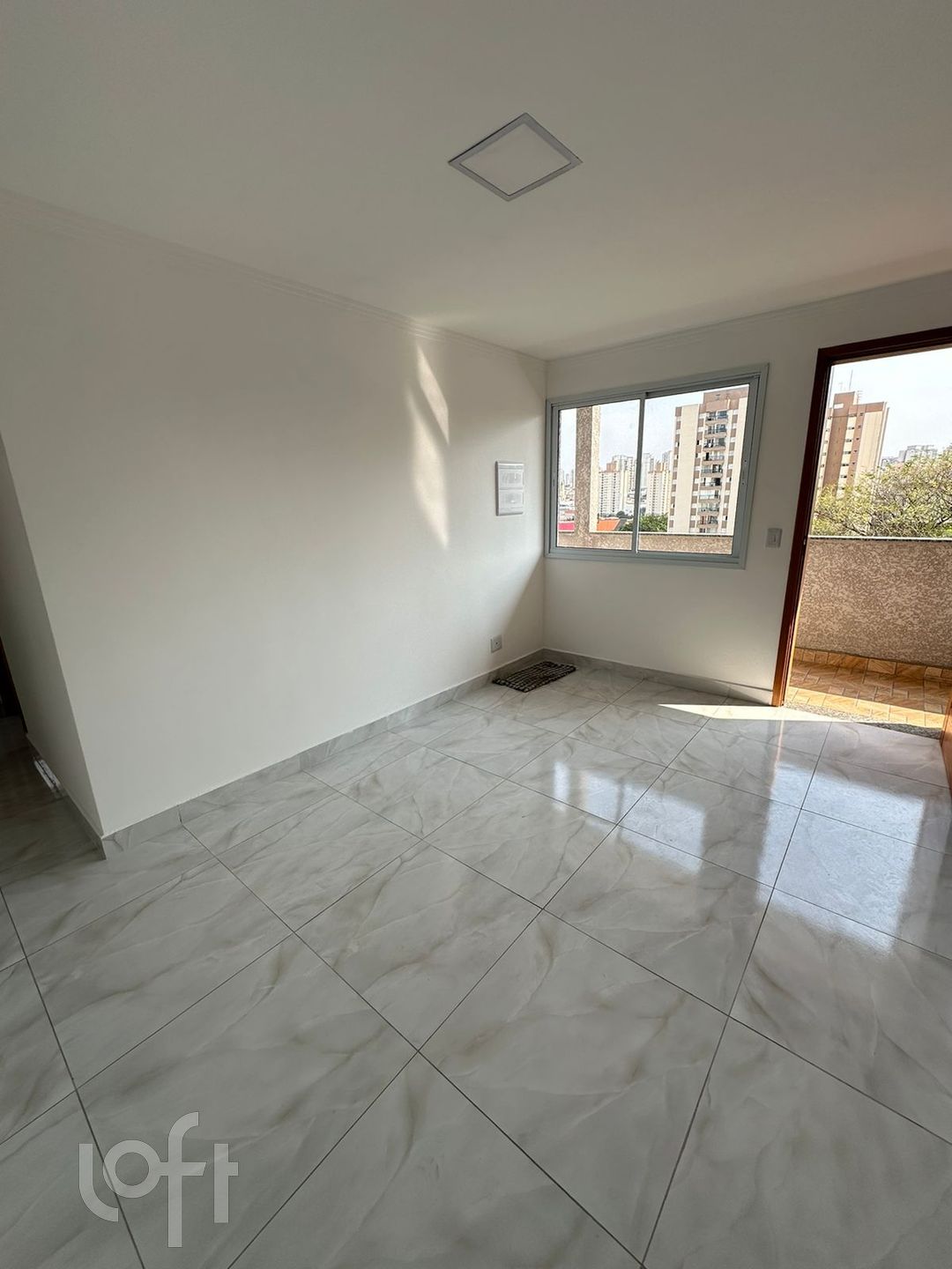 Apartamento à venda com 2 quartos, 56m² - Foto 1