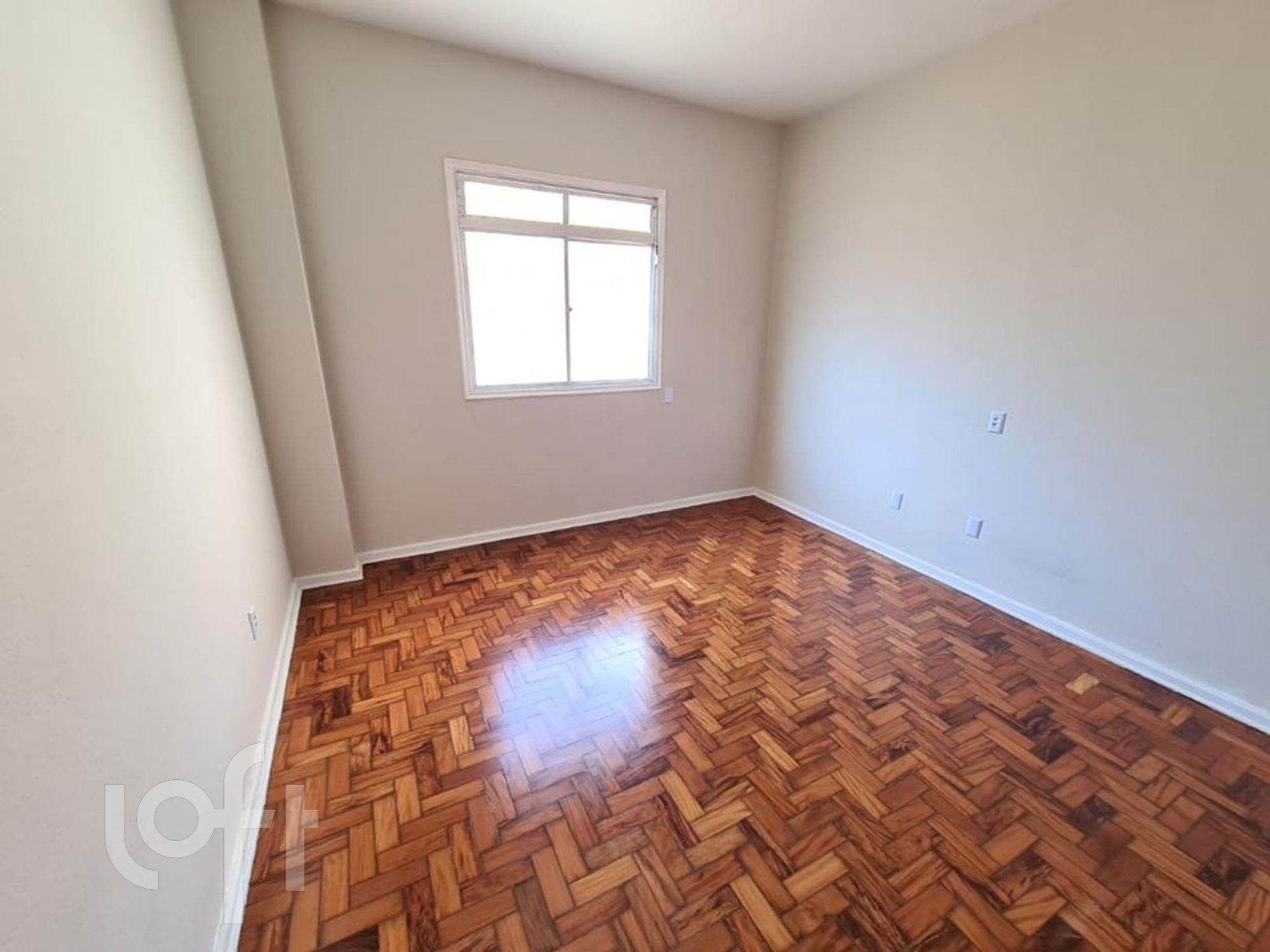 Apartamento à venda com 1 quarto, 28m² - Foto 2