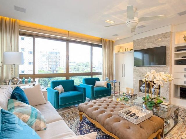 Apartamento com 121m², 3 dormitórios, 1 suíte, 2 vagas, Petrópolis em Porto Alegre