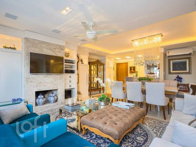 Apartamento com 121m², 3 dormitórios, 1 suíte, 2 vagas, Petrópolis em Porto Alegre