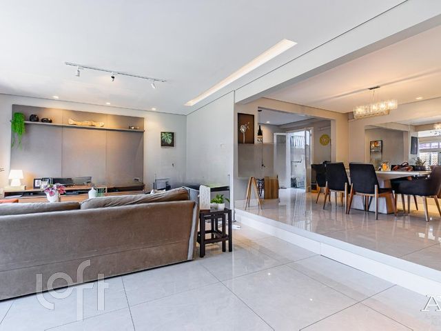 Casa com 360m², 3 dormitórios, 1 suíte, 3 vagas, Três Figueiras em Porto Alegre