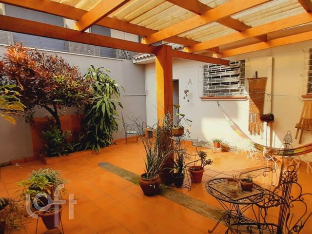 Casa com 300m², 3 dormitórios, 1 suíte, 2 vagas, Menino Deus em Porto Alegre