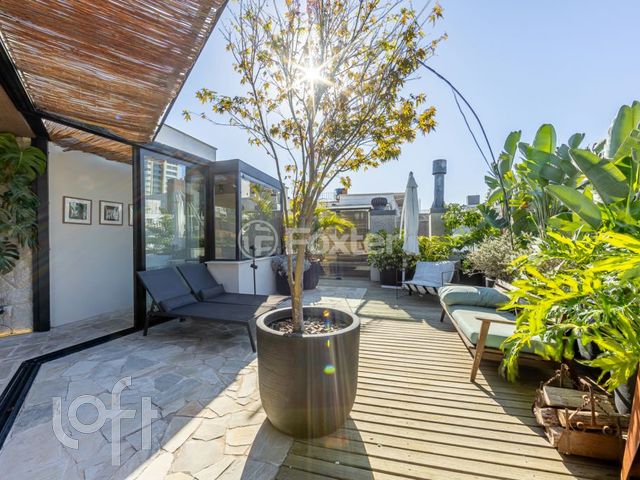 Apartamento com 203m², 3 dormitórios, 1 suíte, 2 vagas, Petrópolis em Porto Alegre