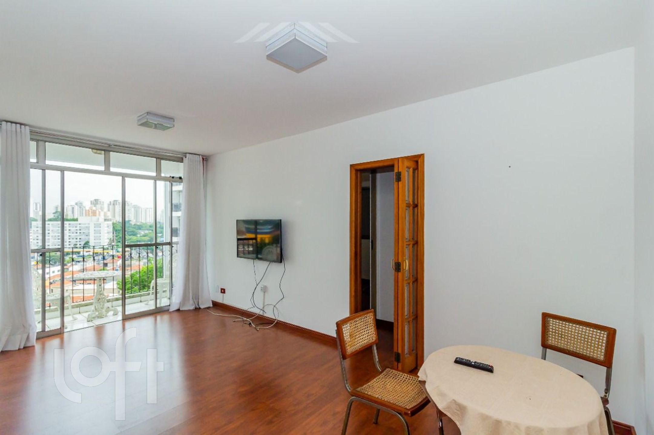 Apartamento à venda com 2 quartos, 63m² - Foto 1