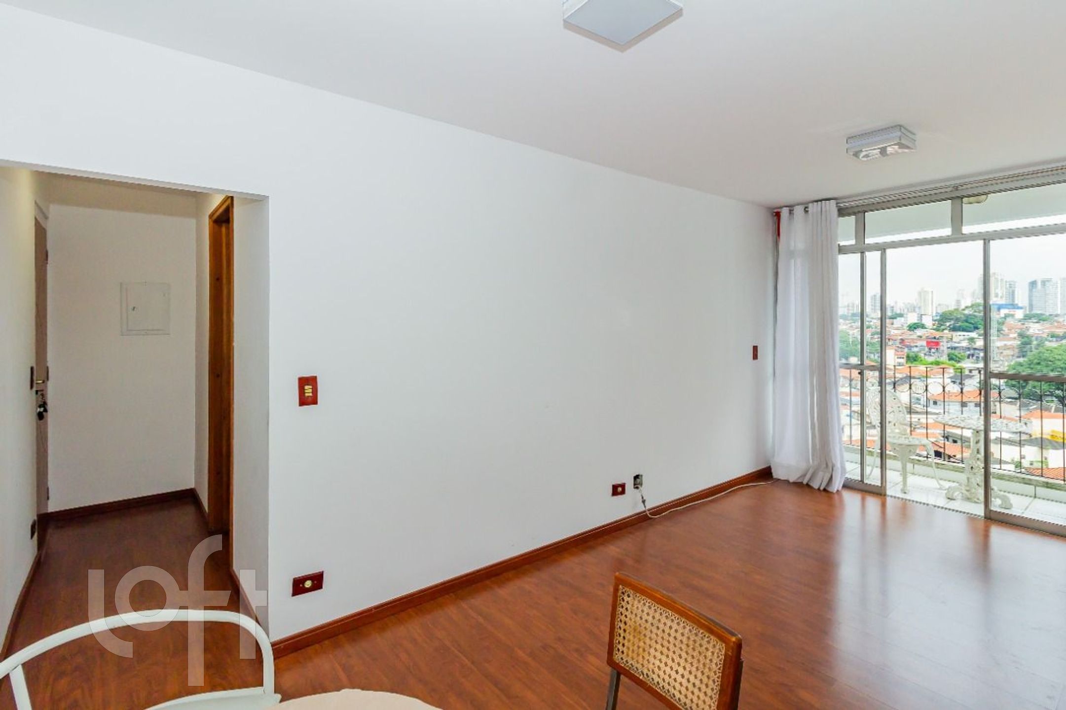 Apartamento à venda com 2 quartos, 63m² - Foto 2