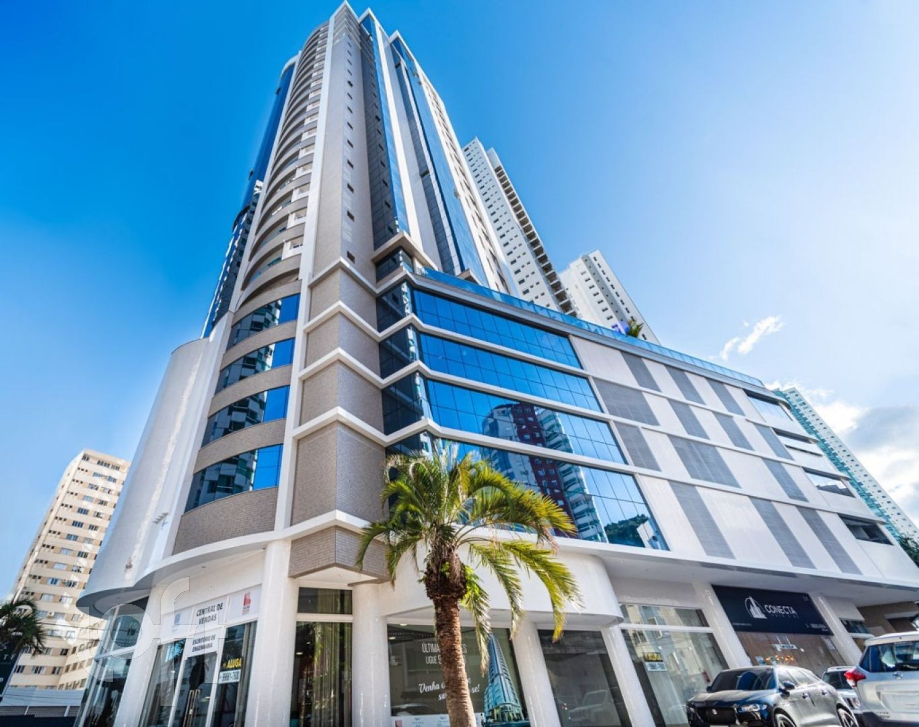 Apartamentos com 160m², 3 quartos, 3 suítes, 3 garagens, no bairro Pioneiros em Balneário Camboriú