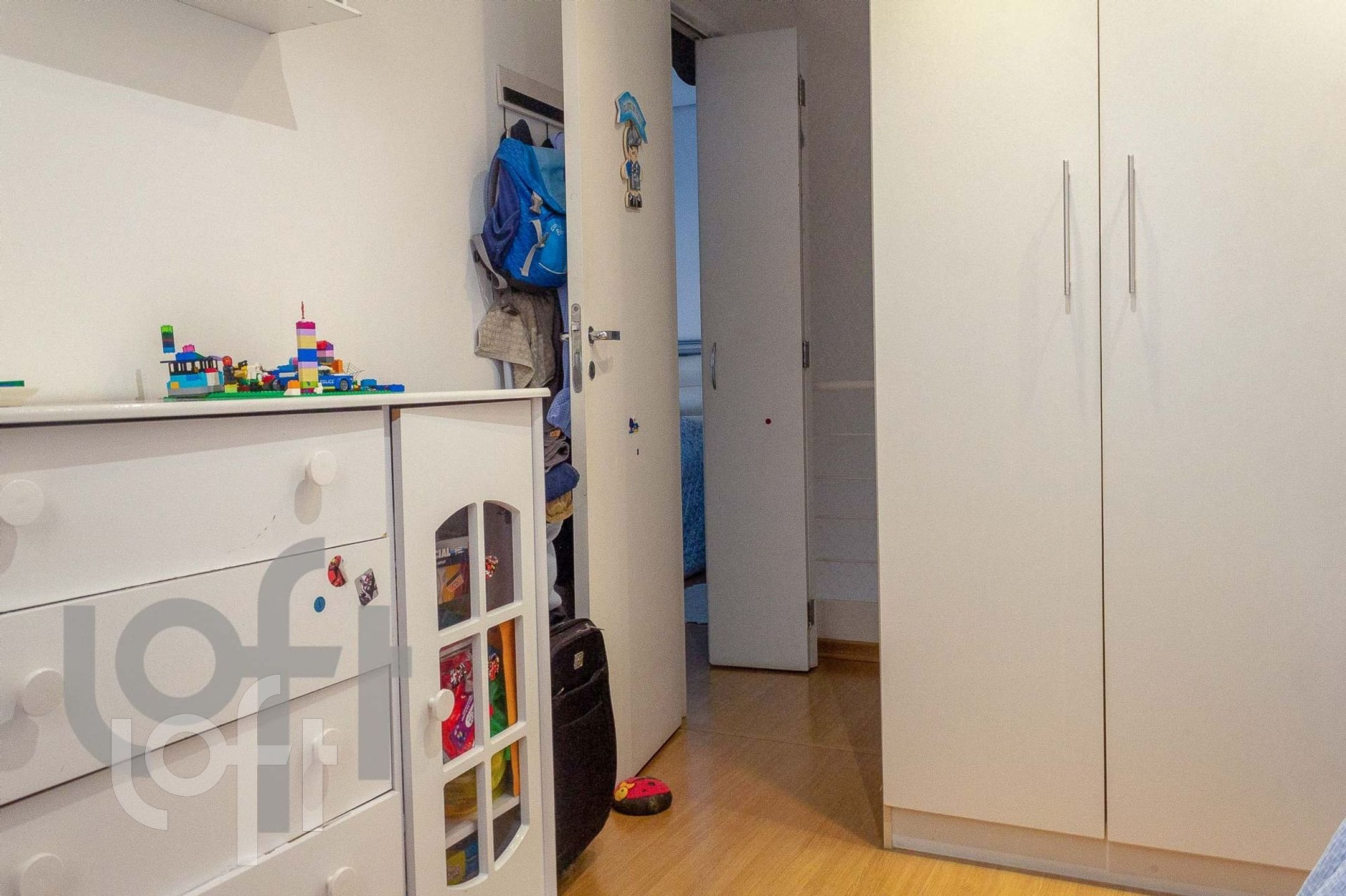 Apartamento à venda com 2 quartos, 76m² - Foto 4