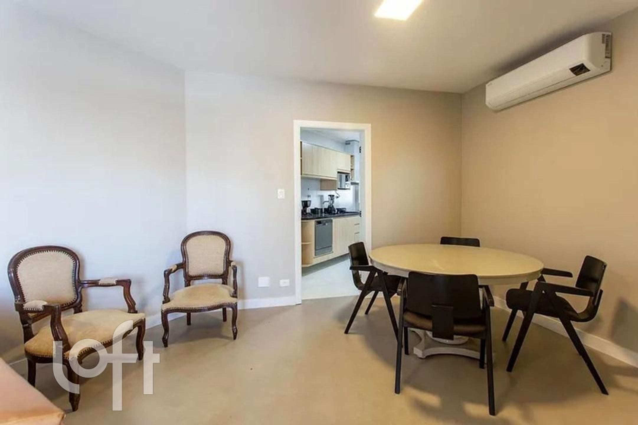 Apartamento à venda com 3 quartos, 112m² - Foto 1