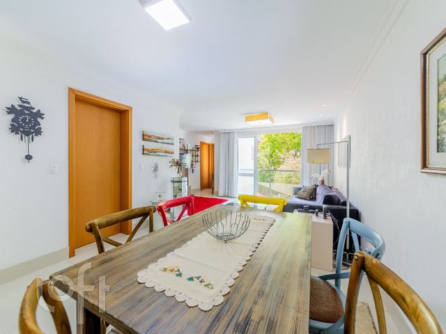 Apartamento com 82m², 2 dormitórios, 2 suítes, 1 vaga, São João em Porto Alegre