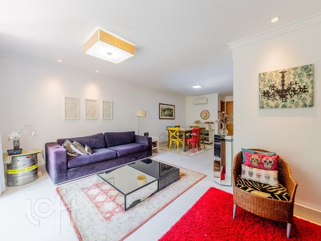 Apartamento com 82m², 2 dormitórios, 2 suítes, 1 vaga, São João em Porto Alegre