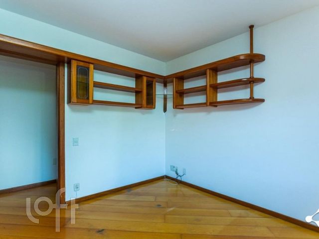 Apartamento com 152m², 3 dormitórios, 1 suíte, 2 vagas, Menino Deus em Porto Alegre