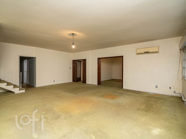 Apartamento com 308m², 4 dormitórios, 1 suíte, 1 vaga, Floresta em Porto Alegre