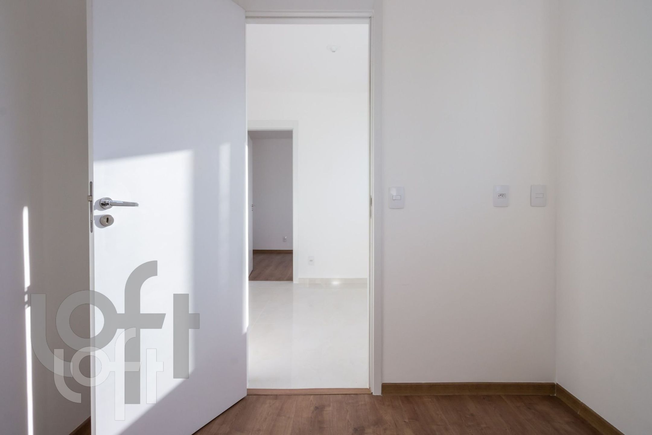 Apartamento à venda com 2 quartos, 37m² - Foto 10