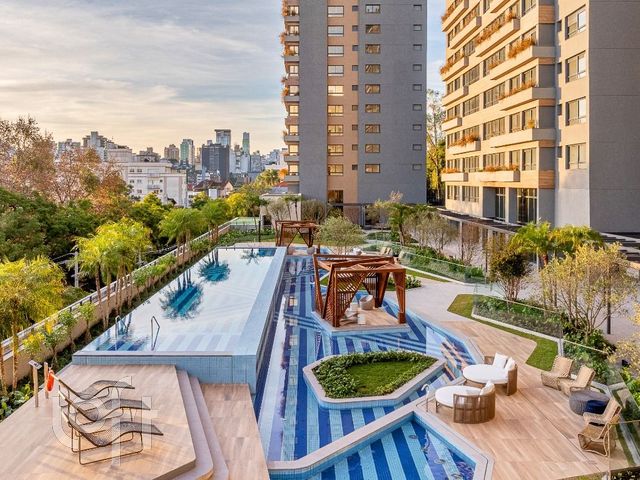 Apartamento com 143m², 3 dormitórios, 3 suítes, Rio Branco em Porto Alegre