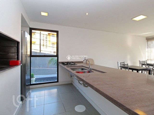 Apartamento com 87m², 2 dormitórios, 1 suíte, 2 vagas, Cristo Redentor em Porto Alegre