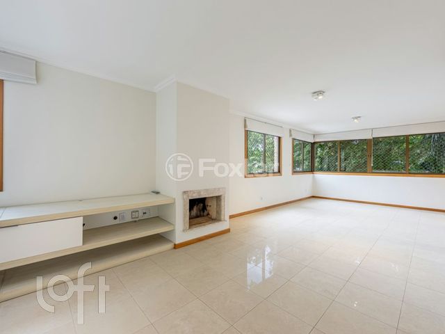 Apartamento com 145m², 3 dormitórios, 1 suíte, 2 vagas, Auxiliadora em Porto Alegre